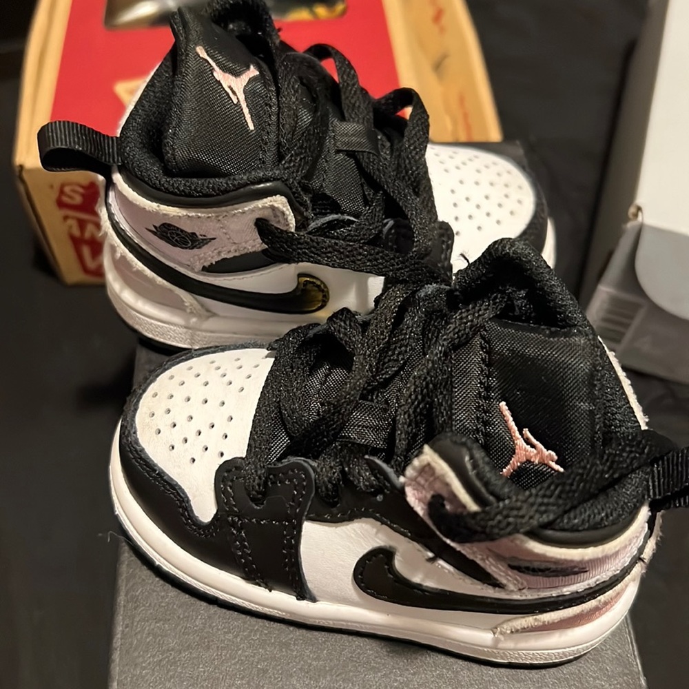 Jordan size 4c hard bottoms